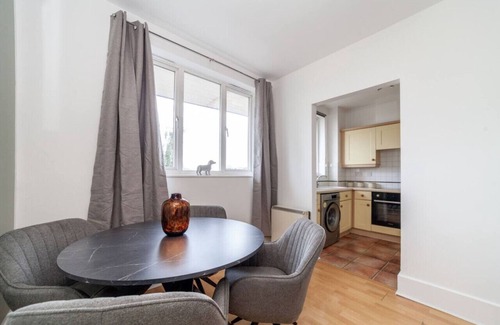 Hackney Apartment | Bright Flat near Hackney Central
