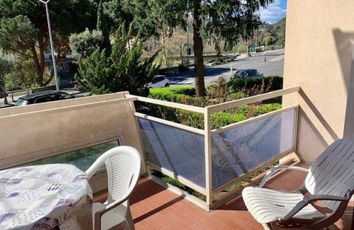 Amelie-les-Bains-Palalda Apartment | Bright F2 Apartment with Terrace, Parking, and WiFi in Amélie-les-Bains