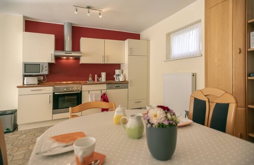 Hillesheim Apartment | Bright, friendly, tastefully decorated apartment *