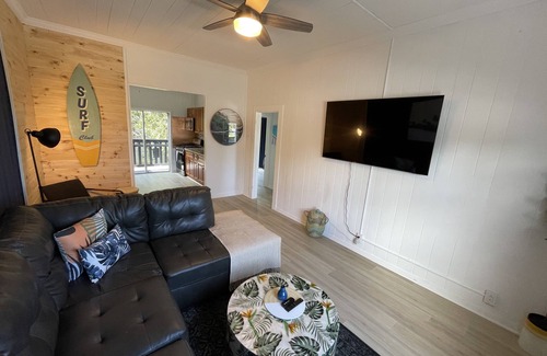 Mango Groves Condo | Bright & Fun 2BR w/HugeYard&WiFi Near Beach & WPB