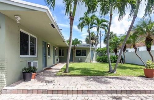 Middle River Terrace House | Bright Garden Getaway - w/ Private Patio & Parking