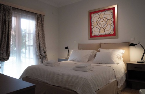 Nea Smirni Apartment | Bright Gem in Vibrant and Popular Neihborhood.