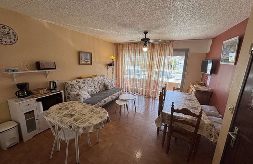 Port-la-Nouvelle Apartment | Bright ground floor apartment, 2 rooms, pool near sea