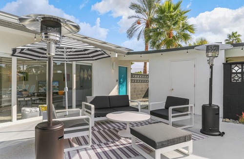 Racquet Club Estates House | Bright & Harmonious Oasis - A Ryson Property