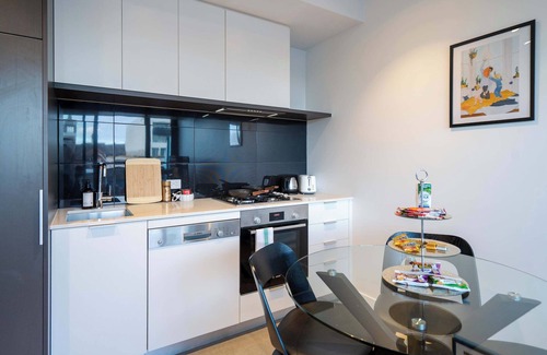 Hawthorn Apartment | Bright Hawthorn 1BR Apartment near Glenferrie