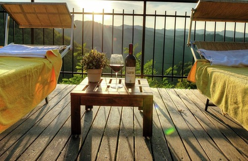 Modigliana House | Bright Holiday Home in Modigliana with Swimming Pool