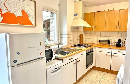 La Foret-Fouesnant House | Bright house - View of the cove