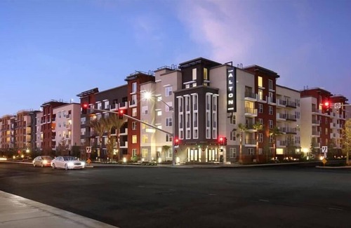 Irvine Business Complex Apartment | Bright Irvine 1BR | Kitchen| Free WiFi | Parking available