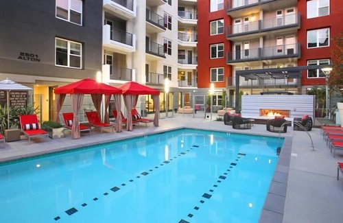 Irvine Business Complex Apartment | Bright Irvine 1BR | Kitchen| Free WiFi | Parking available