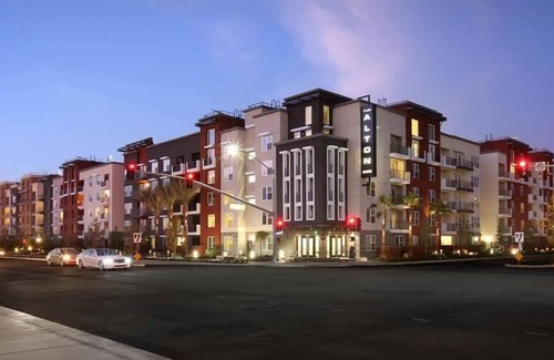 Irvine Business Complex Apartment | Bright Irvine 1BR | Kitchen| Free WiFi | Parking available