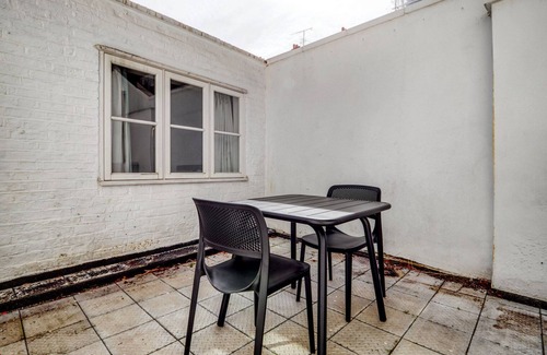 Holborn and Covent Garden Apartment | Bright Kings Cross 1BR w/Garden, 10 min to British Museum, by Blueground