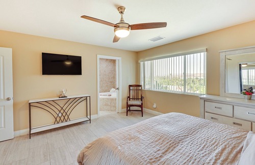 Lakeland Village House | Bright Lake Elsinore House w/ Mountain & Lake View