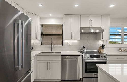 Sanibel Condo | Bright & Light two-bedroom corner ground floor with washer/dryer!