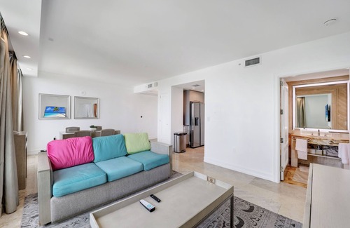 South Beach Condo | Bright Luxury Condo, Beach Access & Ocean Views!