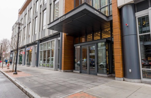 MIT Apartment | Bright + Mod Kendall Sq 1BR w/Gym, walk to MIT by Blueground