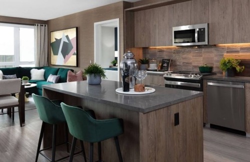 The Crossings Condo | Bright & Modern 1BR Condo at Landsby with Fire Pit