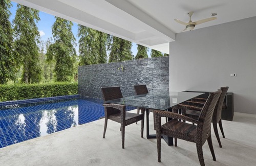 Kathu House | Bright, modern 4 bed golf villa, sleeps 12. Private pool. 10 min to Patong beach