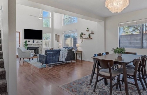Ahwatukee Foothills House | Bright Modern Ahwatukee Loft type Home, Pet friendly ,Walk to All