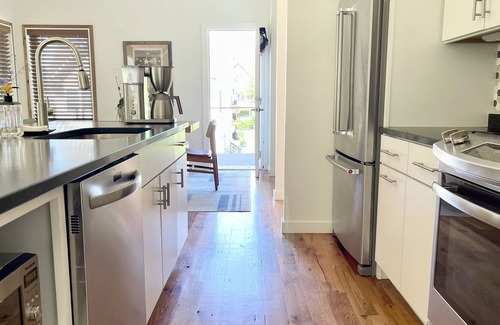Belmont House | Bright, Modern Home Near Downtown C-Ville & UVa