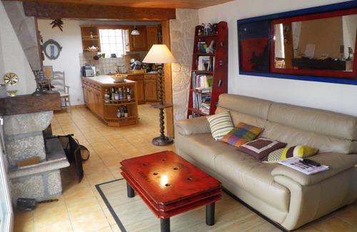 Crozon House | Bright, modern house overlooking the sea and 200m from the beach.