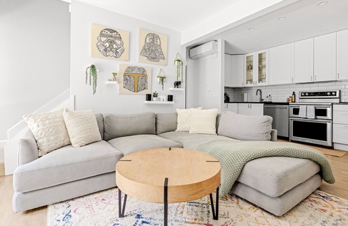 Parkside Condo | Bright + Modern | King Suite | Creekside Trail