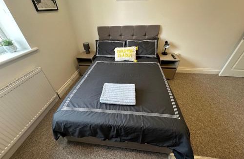 West Hendon Apartment | Bright Modern, Private Apartment,15 Mins To Central London