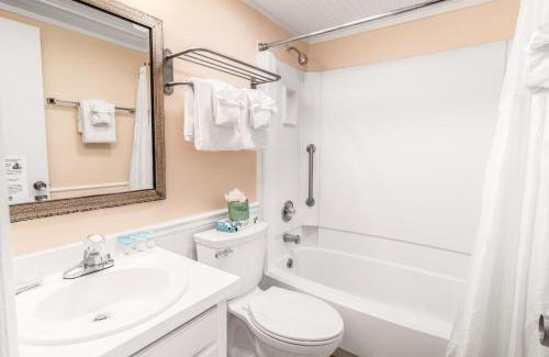 Litchfield by the Sea Apartment | Bright Modern Room First Floor Resort View