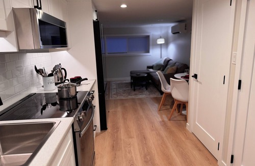 Saanich West Apartment | Bright, Modern Suite with Full Kitchen– Private, Central location, Pet Friendly