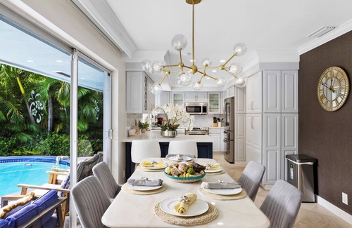 Imperial Point Villa | Bright & Modern Villa with Private Pool in Fort Lauderdale
