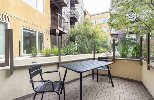 Mountain View Apartment | Bright Mountain View 1BR w/Pool, Gym, nr. SU & Google, by Blueground