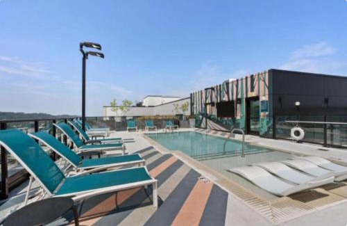 Five Points South Apartment | Bright n Airy Studio Perfect City Escape 7