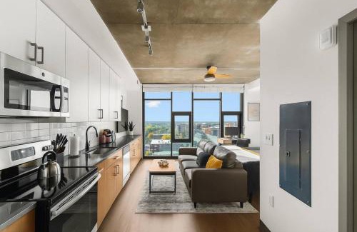 Five Points South Apartment | Bright n Airy Studio Perfect City Escape 7
