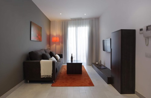 Les Corts Apartment | Bright one-bedroom apartment with balcony