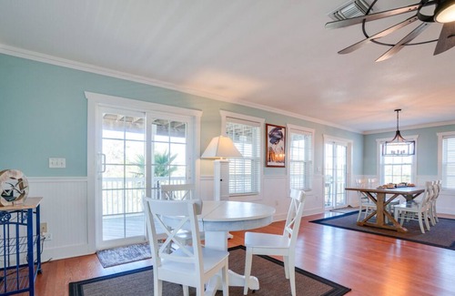 Seagrass House | Bright Pet-friendly Abode with Private pool on North Cape