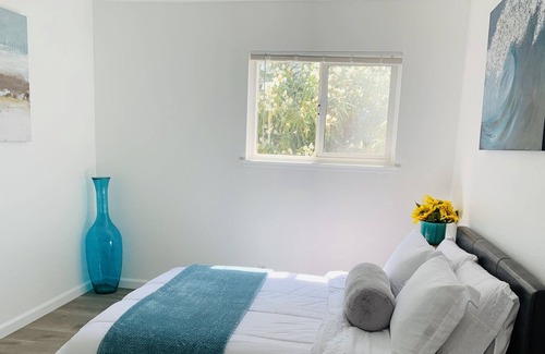 San Leandro House | Bright Private In-law 1 bedroom unit in San Leandro hills w/ Washer&Dryer