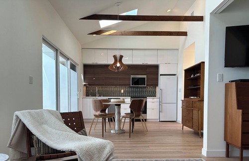 Ladera Heights Apartment | Bright, private oasis near LAX/SoFi/West LA