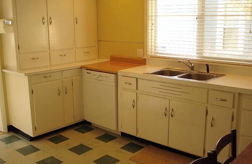 Frankfort House | Bright Remodeled 3br in town, walk to beach and bay!