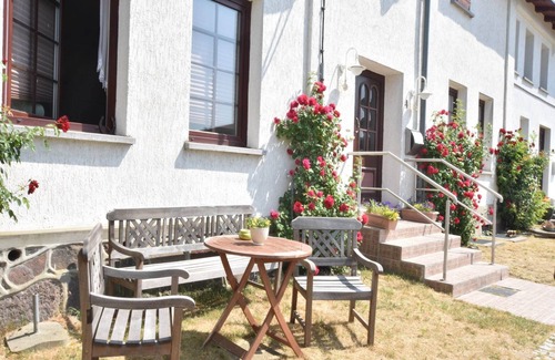 Bastorf Apartment | Bright Retreat in Wendelstorf