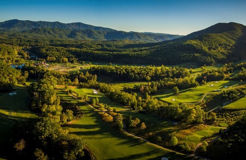 Mill Spring Cabin | Bright's Creek Lodge - Queen Room- Near Tryon and TIEC, Hendersonville