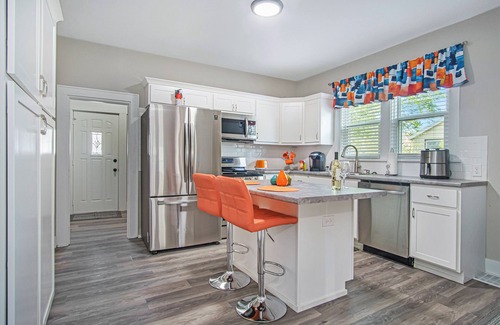 Nelson House | Bright Side Bungalow