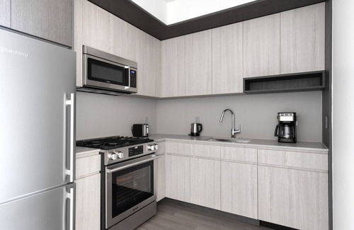 South Loop Apartment | Bright South Loop 1BR w/Pool, Gym, walk to Museum Campus, by Blueground