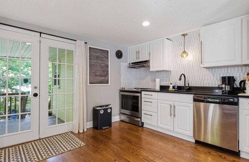 Mount Rainier Apartment | Bright & Spacious 3BR Cottage Minutes to DC