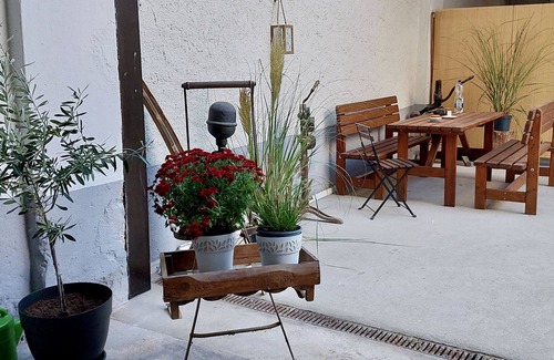 Winningen Apartment | Bright, spacious 38m2 apartment/studio for temporary living