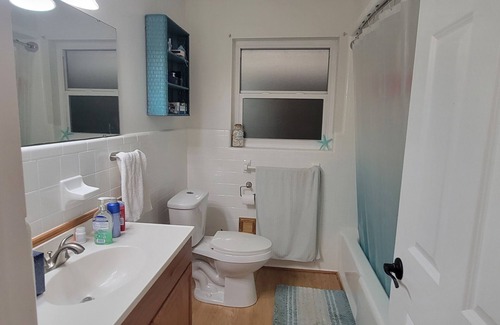 Bradenton House | Bright, spacious 4 bedroom heated pool home that comfortably sleeps 12 people!