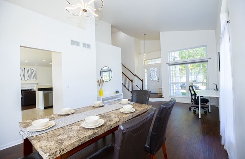 Gurnee House | Bright & spacious 5 bdrm home, excellent location, pet friendly