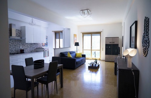 Quartiere XI Portuense Apartment | Bright, spacious and designer apartment in south Rome. Equipped with every comfort.