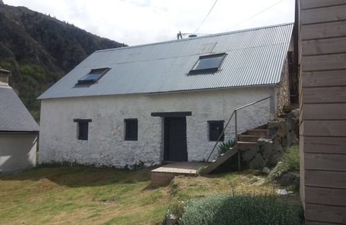 Gedre House | BRIGHT, SPACIOUS, COSY BARN AT THE FOOT OF THE CHEMIN DE SAINT-JACQUES