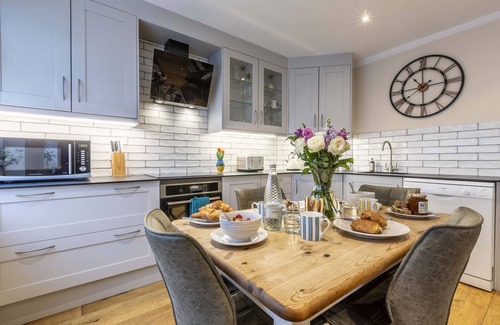 Upper Town House | Bright spacious Georgian Terrace home