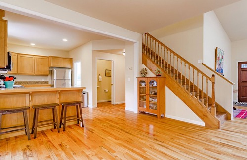 Pacific House | Bright, spacious home with park/trail access, deck, fireplace & great location