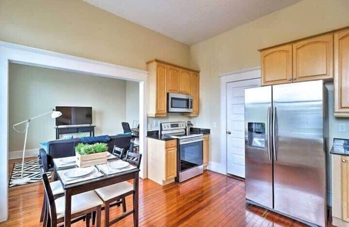 Springfield Apartment | Bright & spacious Property - Pet friendly!